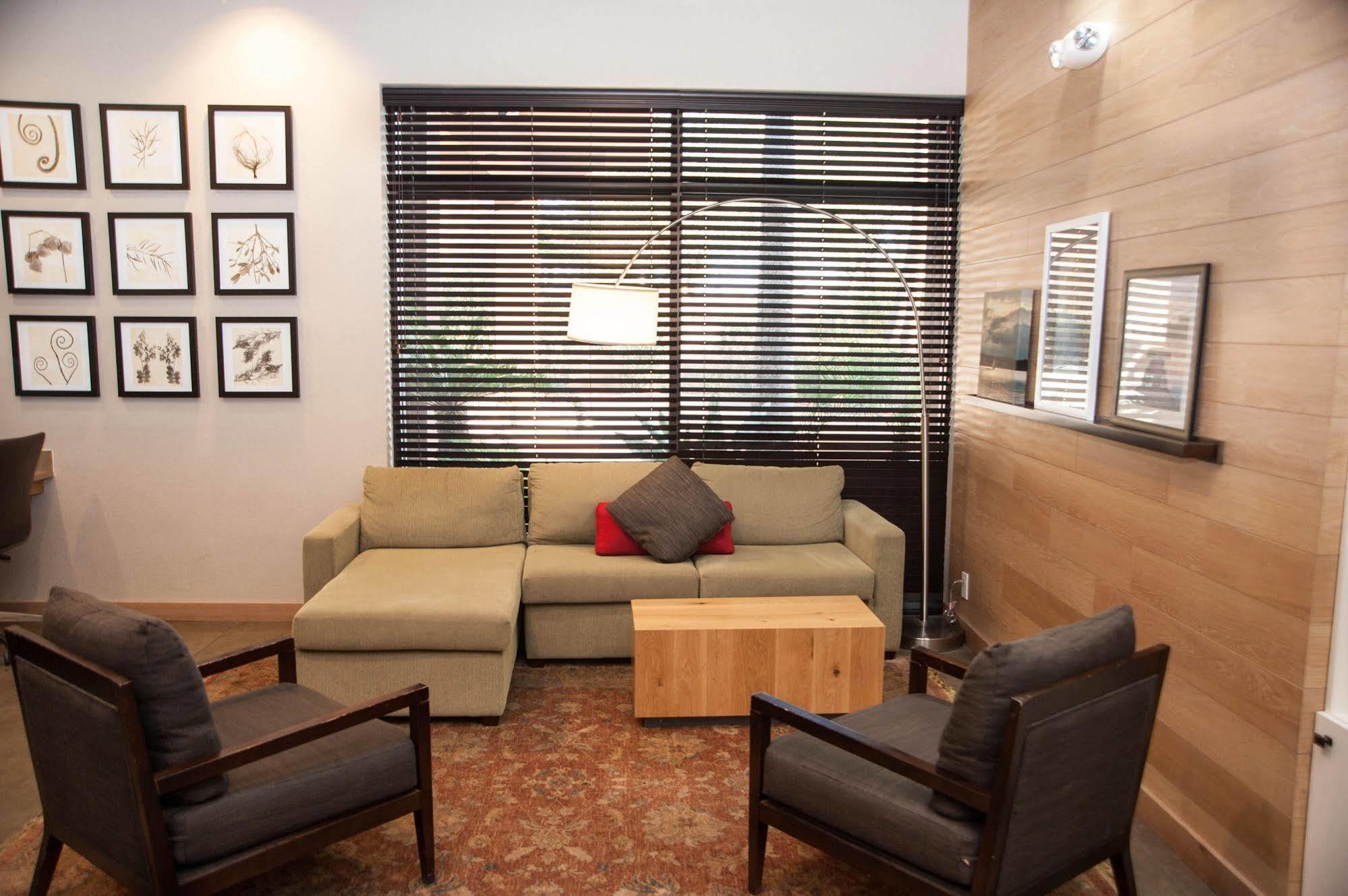 Greentree Inn & Suites Phoenix Sky Harbor Zewnętrze zdjęcie